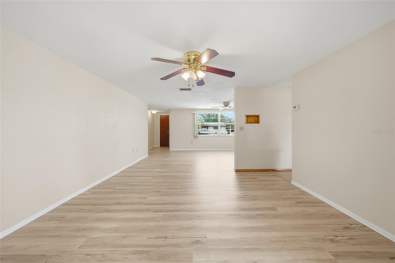 Image 9 of 34 For 7825 Hawthorn Drive