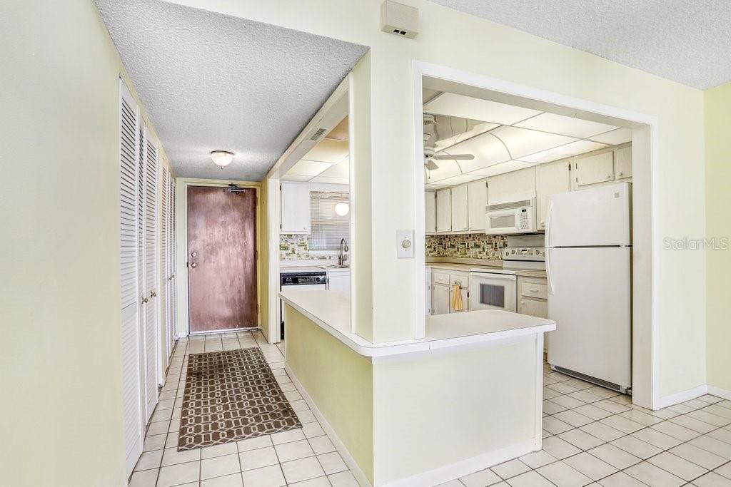Image 10 of 45 For 11000 Gulf Boulevard 603