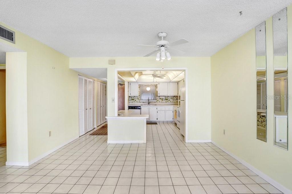 Image 11 of 45 For 11000 Gulf Boulevard 603
