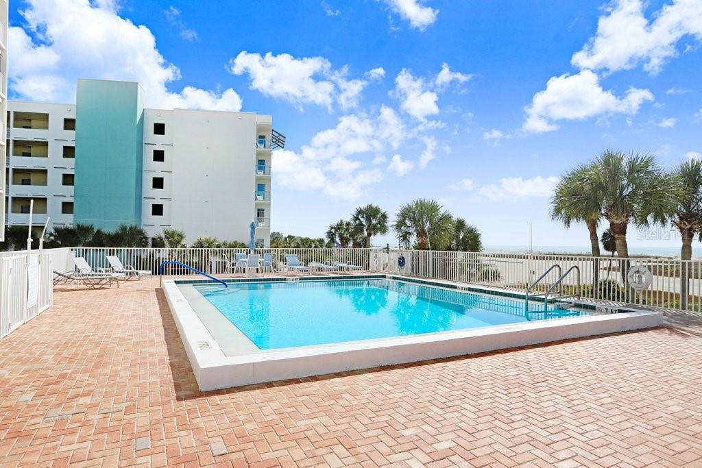 Image 33 of 45 For 11000 Gulf Boulevard 603