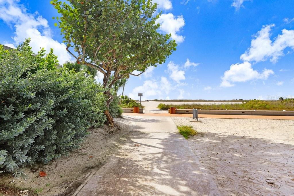 Image 36 of 45 For 11000 Gulf Boulevard 603