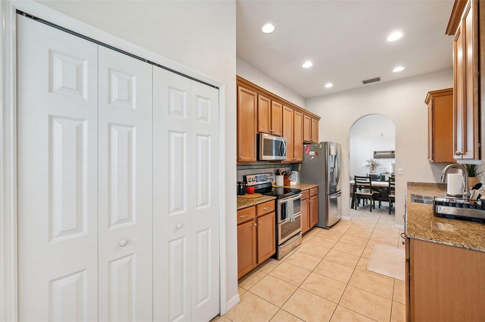 Image 13 of 54 For 4641 Rolling Green Drive