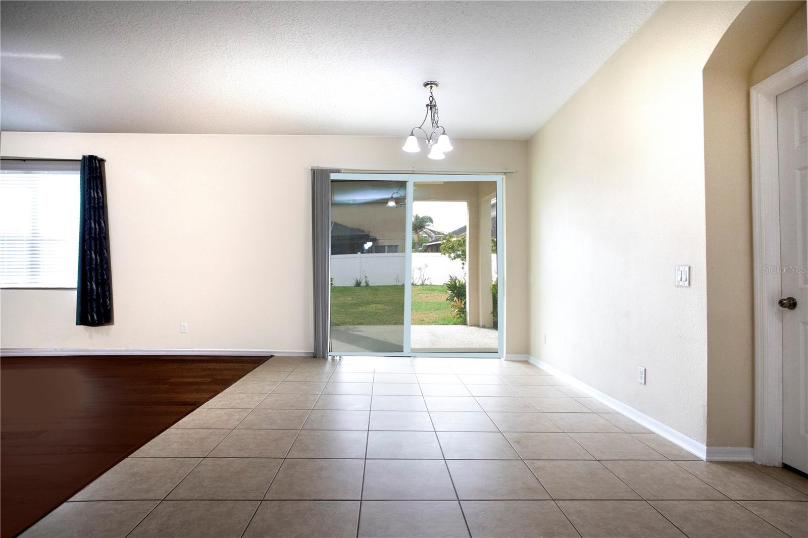 Image 11 of 31 For 1319 Rowantree Drive