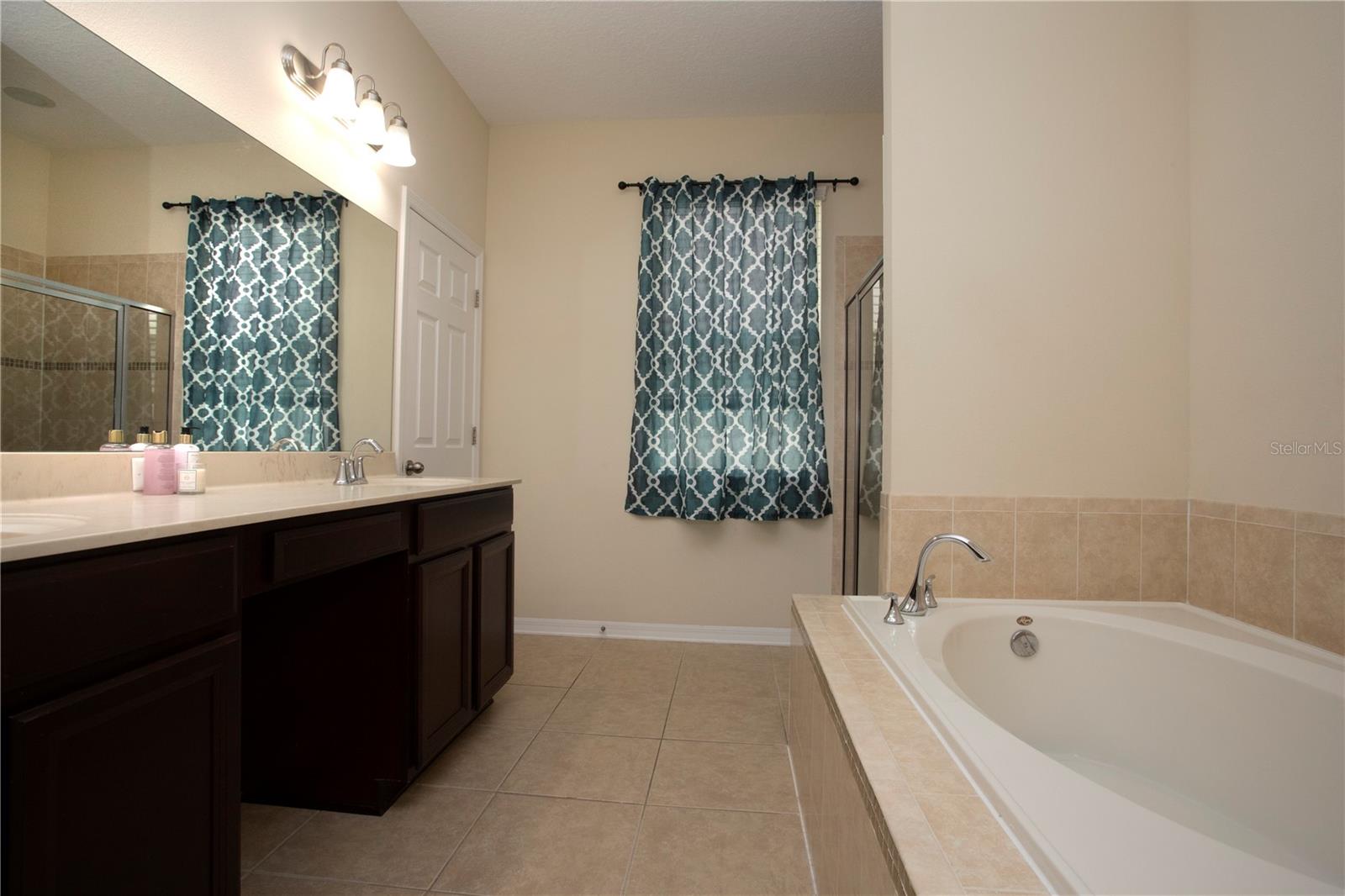 Image 17 of 31 For 1319 Rowantree Drive