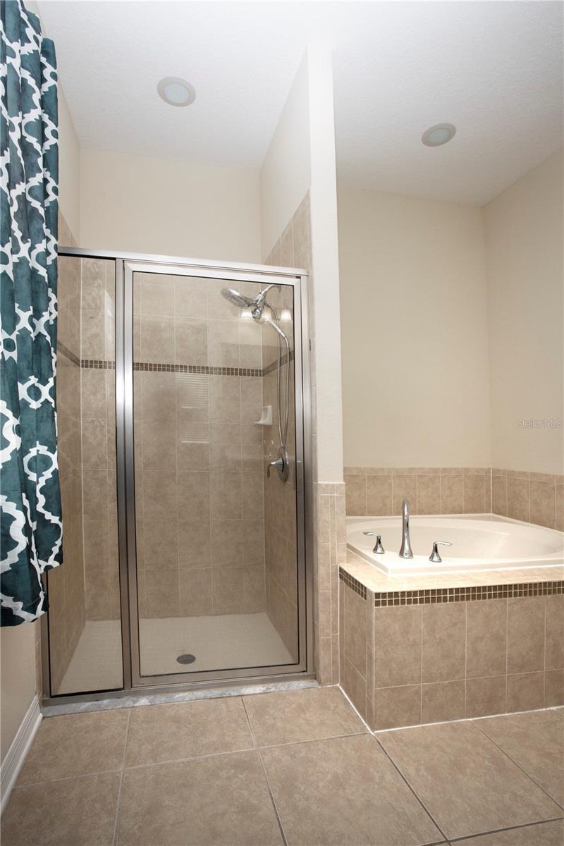 Image 18 of 31 For 1319 Rowantree Drive