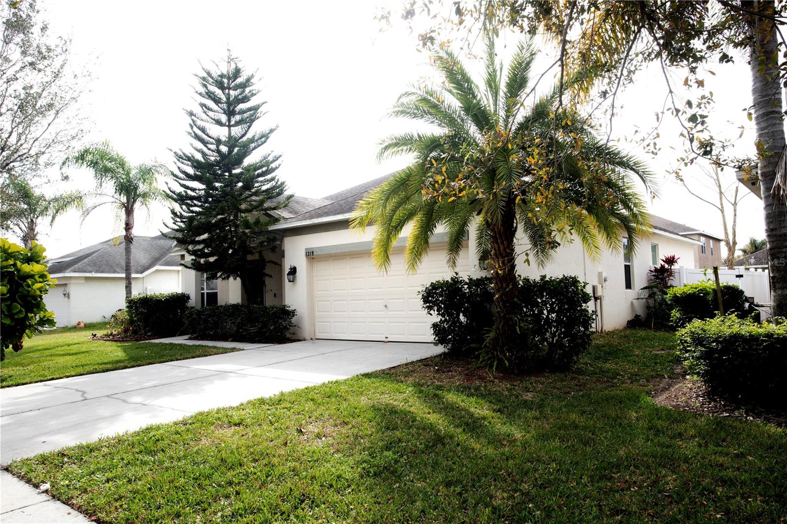 Image 3 of 31 For 1319 Rowantree Drive