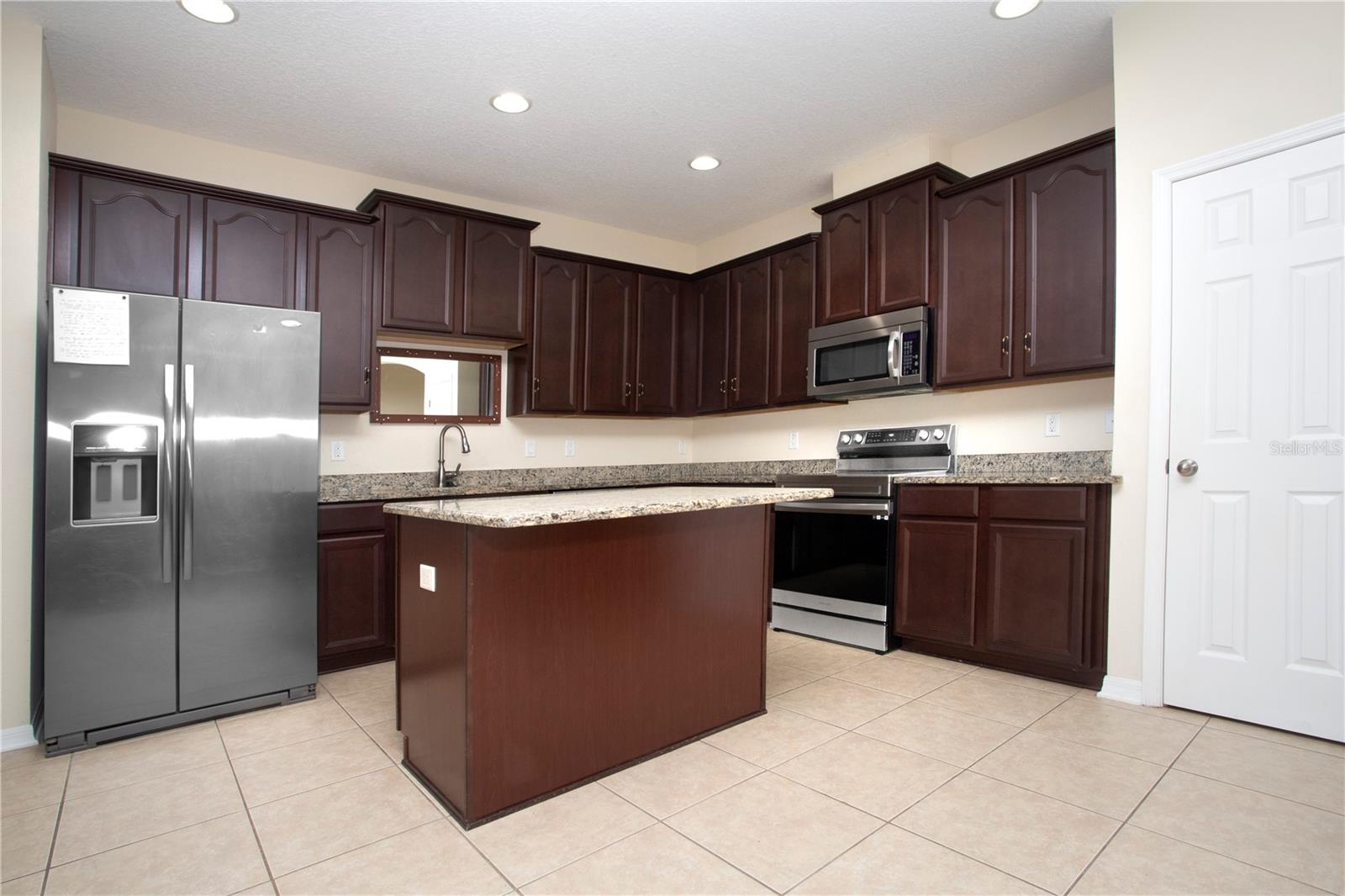 Image 7 of 31 For 1319 Rowantree Drive