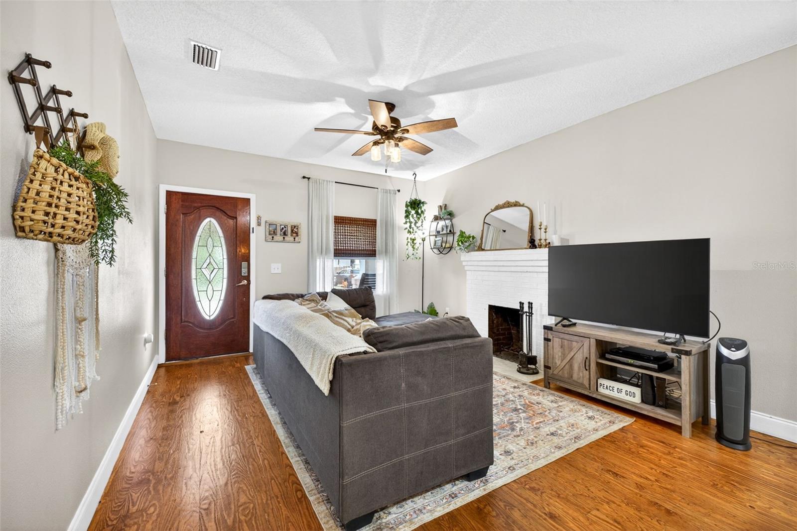Image 9 of 51 For 307 Chelsea Street