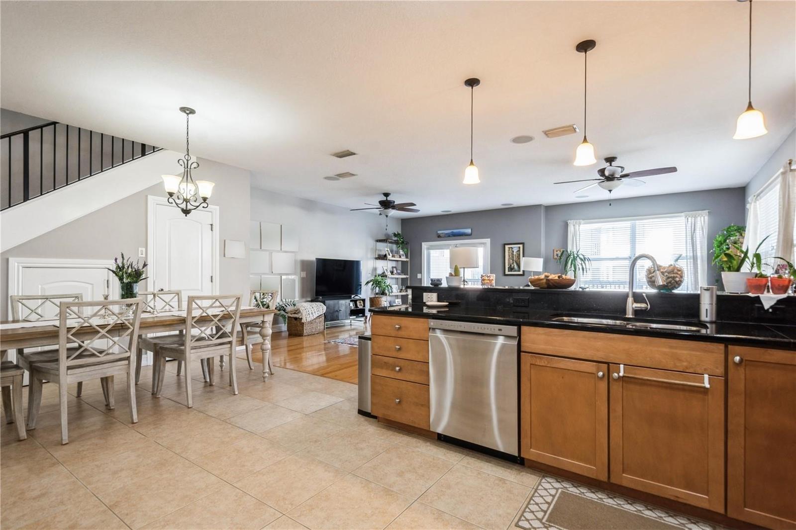 Image 11 of 35 For 10422 La Mirage Court