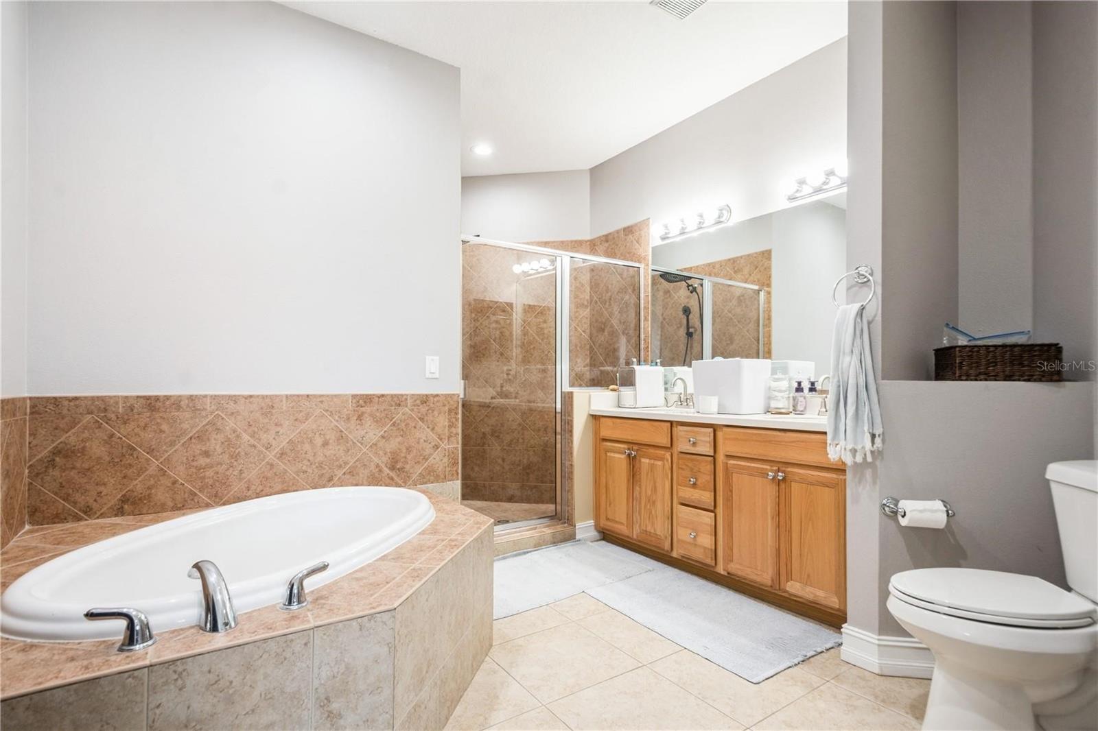 Image 23 of 35 For 10422 La Mirage Court