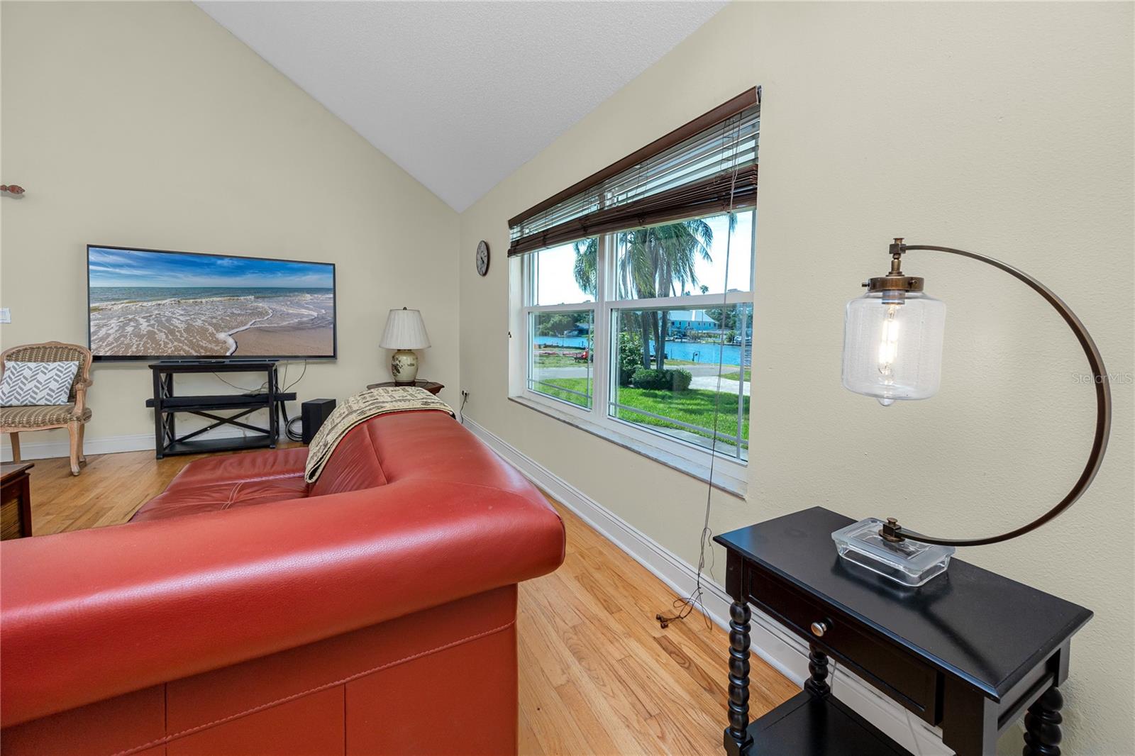 Image 13 of 57 For 8759 Orient Way Ne