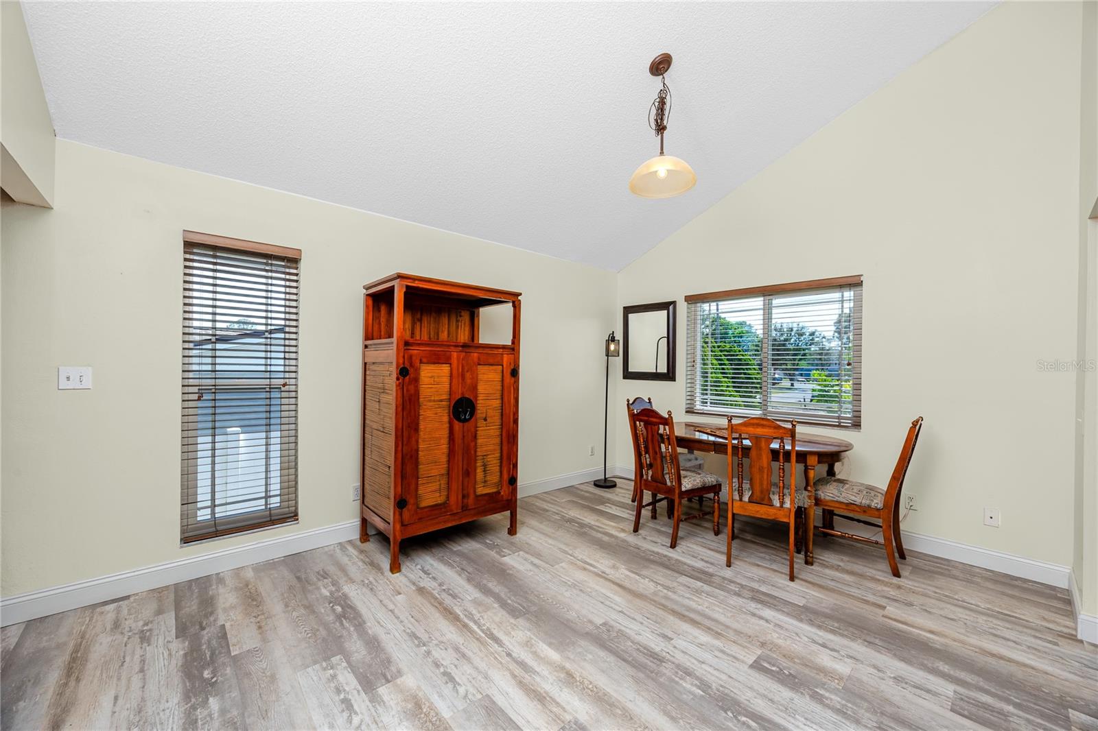 Image 16 of 57 For 8759 Orient Way Ne