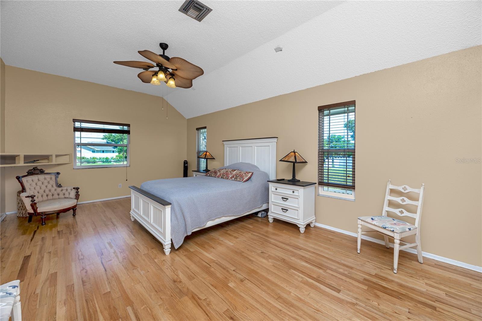 Image 17 of 57 For 8759 Orient Way Ne