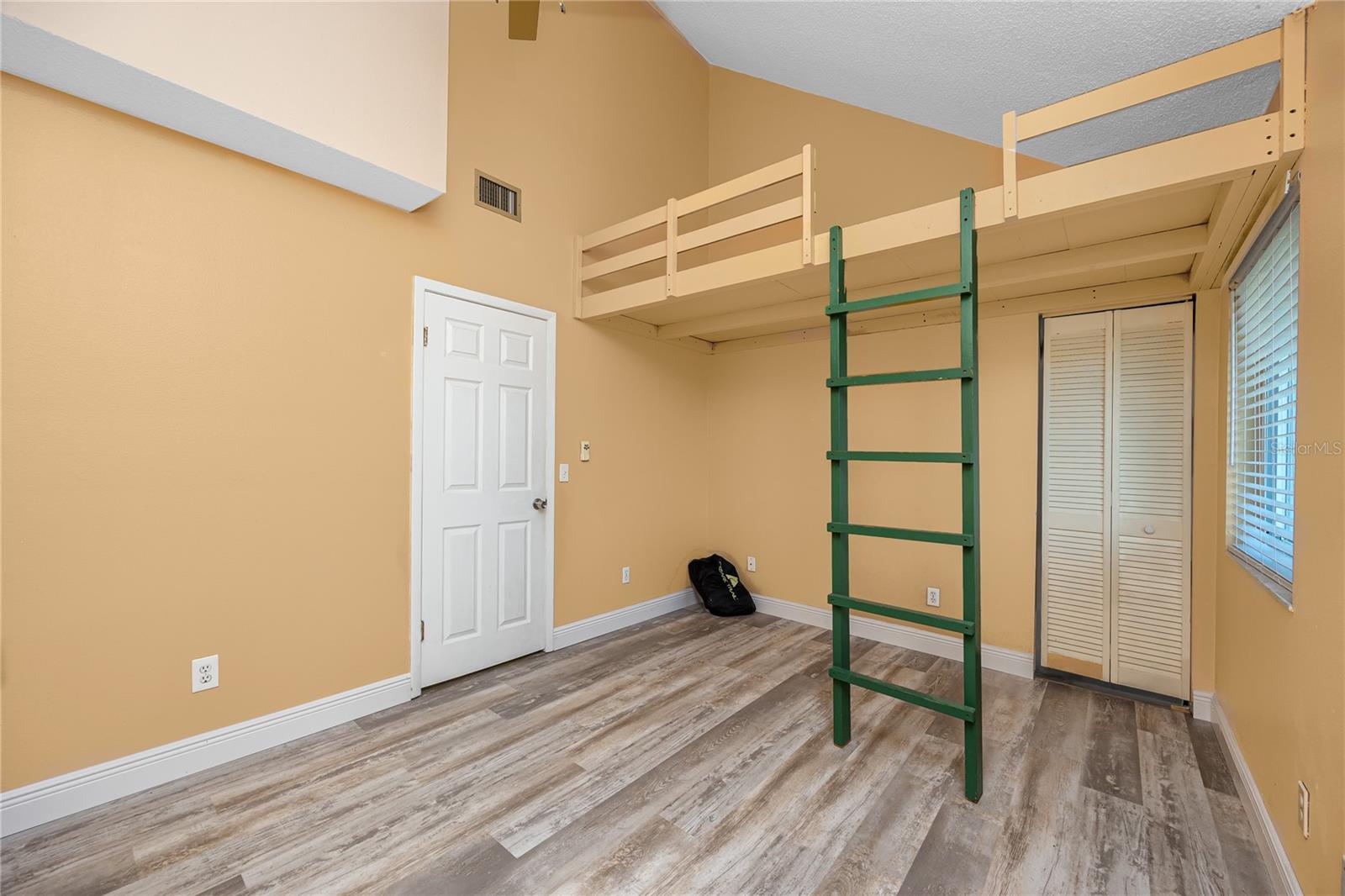 Image 30 of 57 For 8759 Orient Way Ne