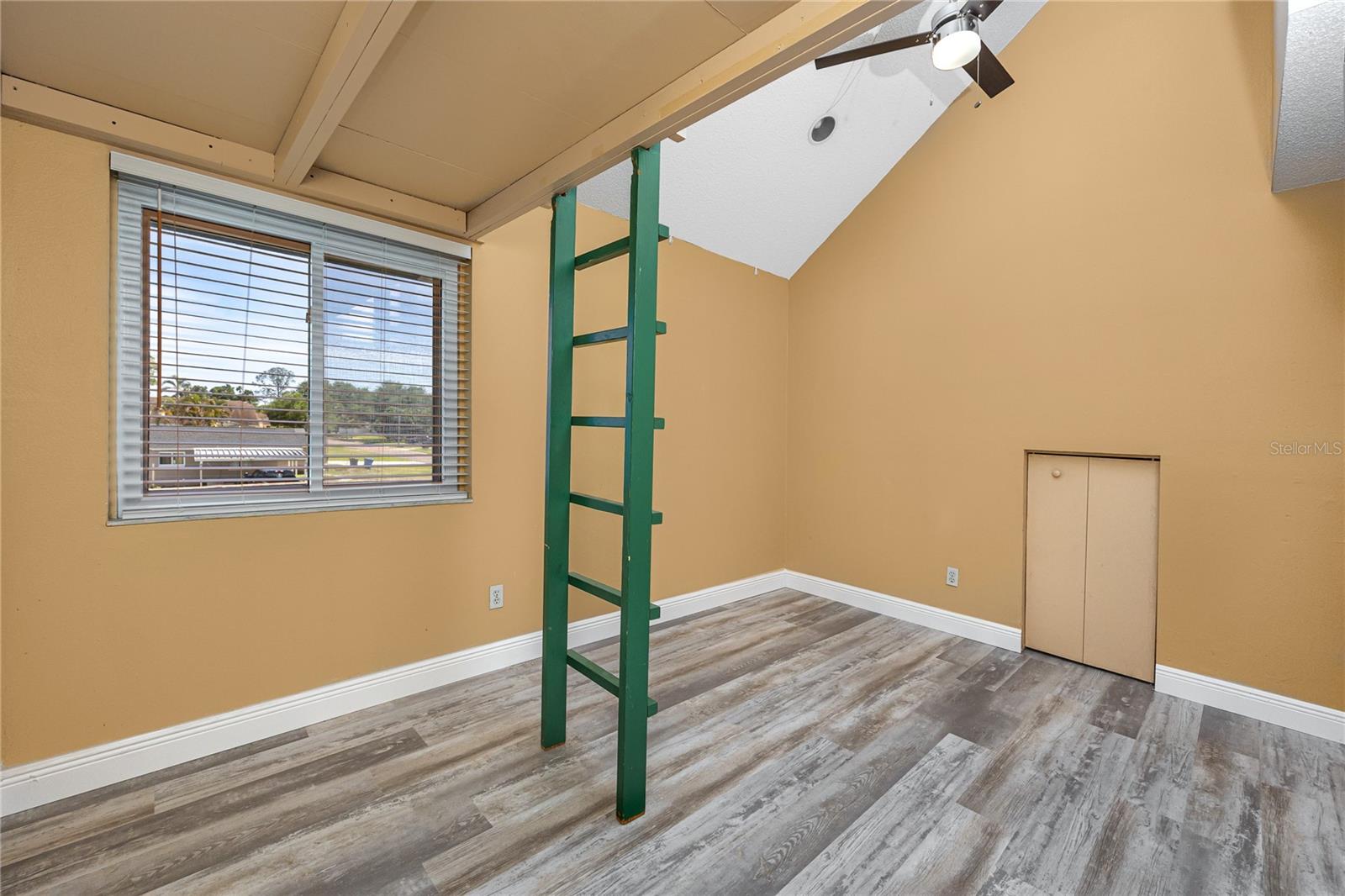 Image 31 of 57 For 8759 Orient Way Ne