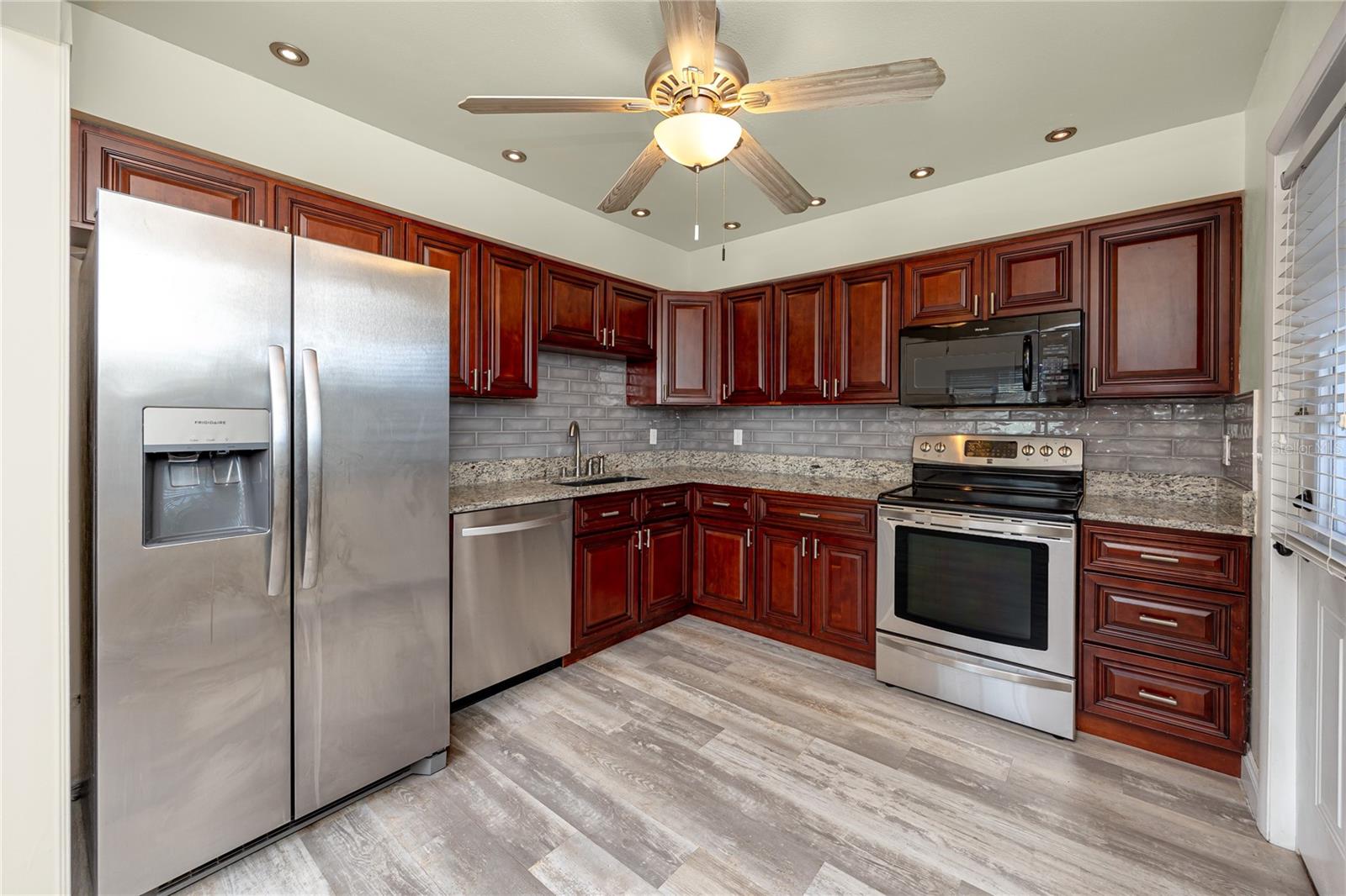 Image 4 of 57 For 8759 Orient Way Ne