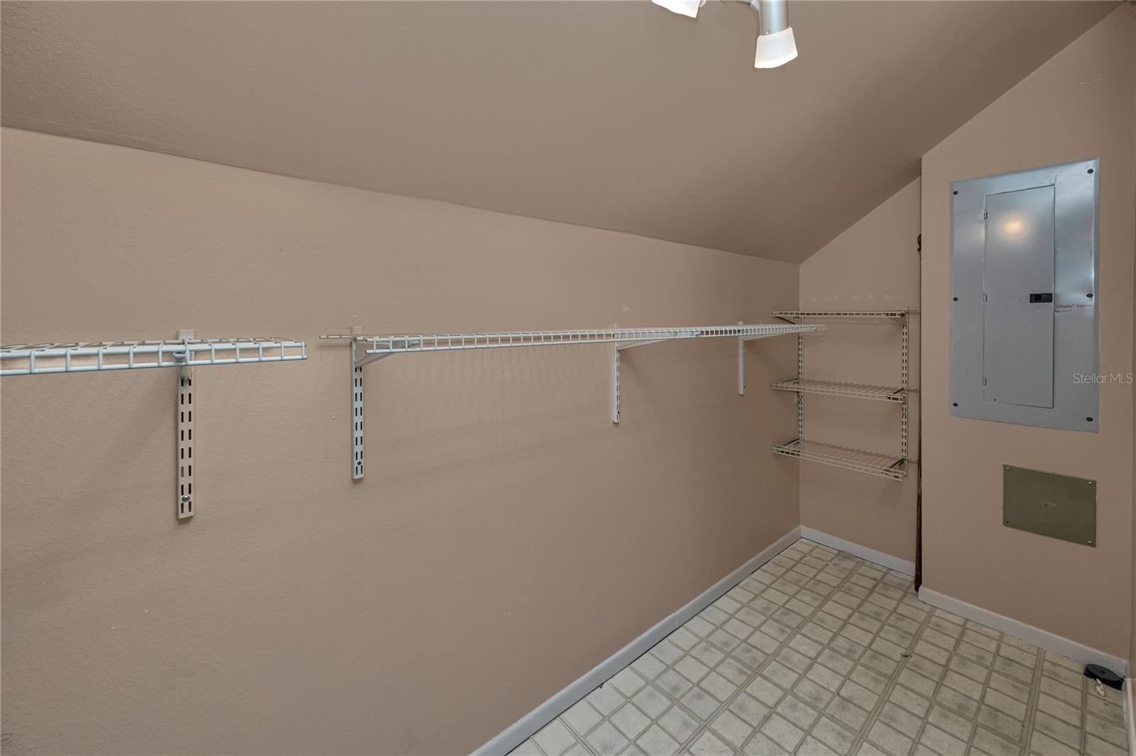 Image 49 of 57 For 8759 Orient Way Ne