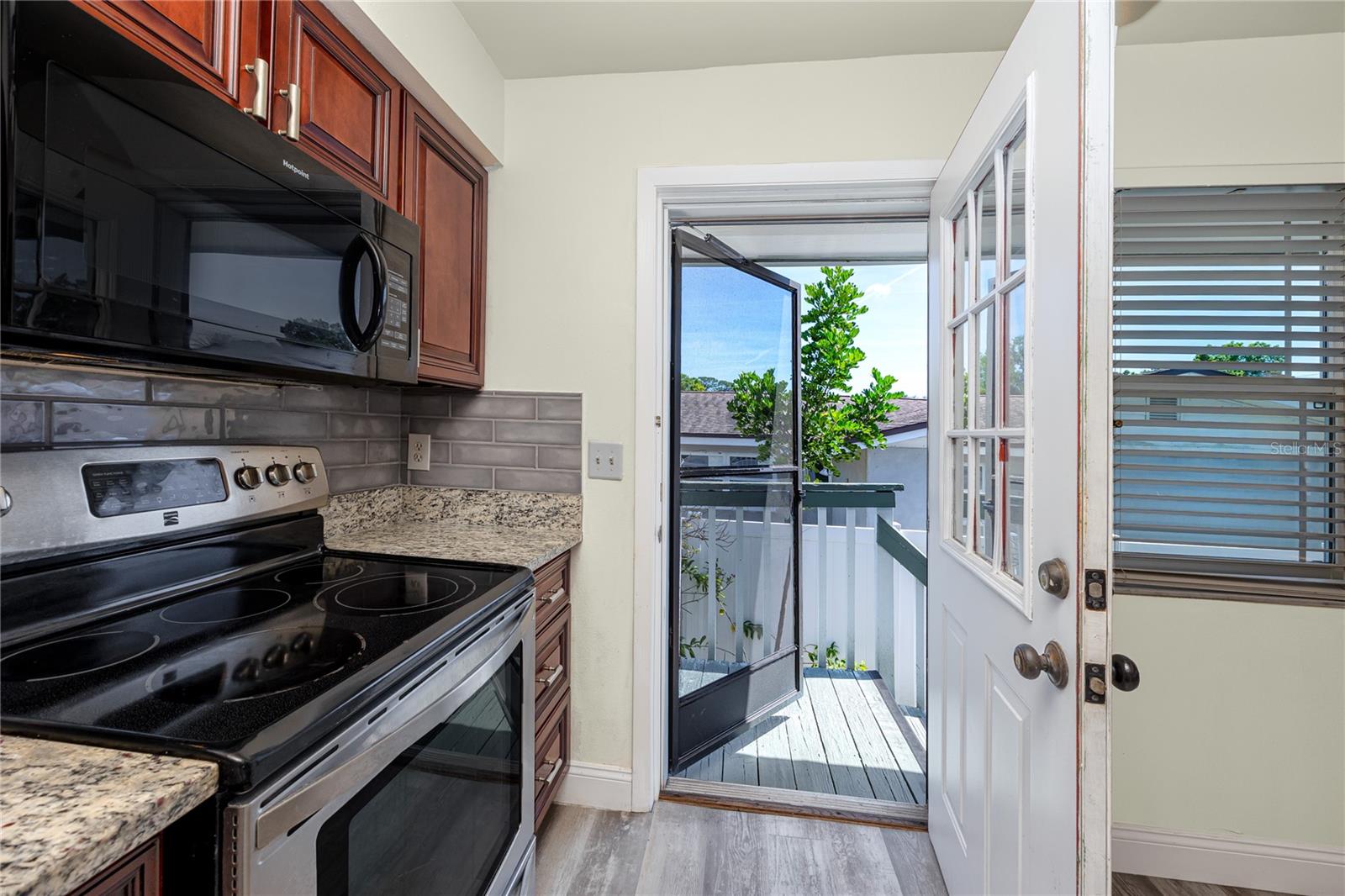 Image 9 of 57 For 8759 Orient Way Ne
