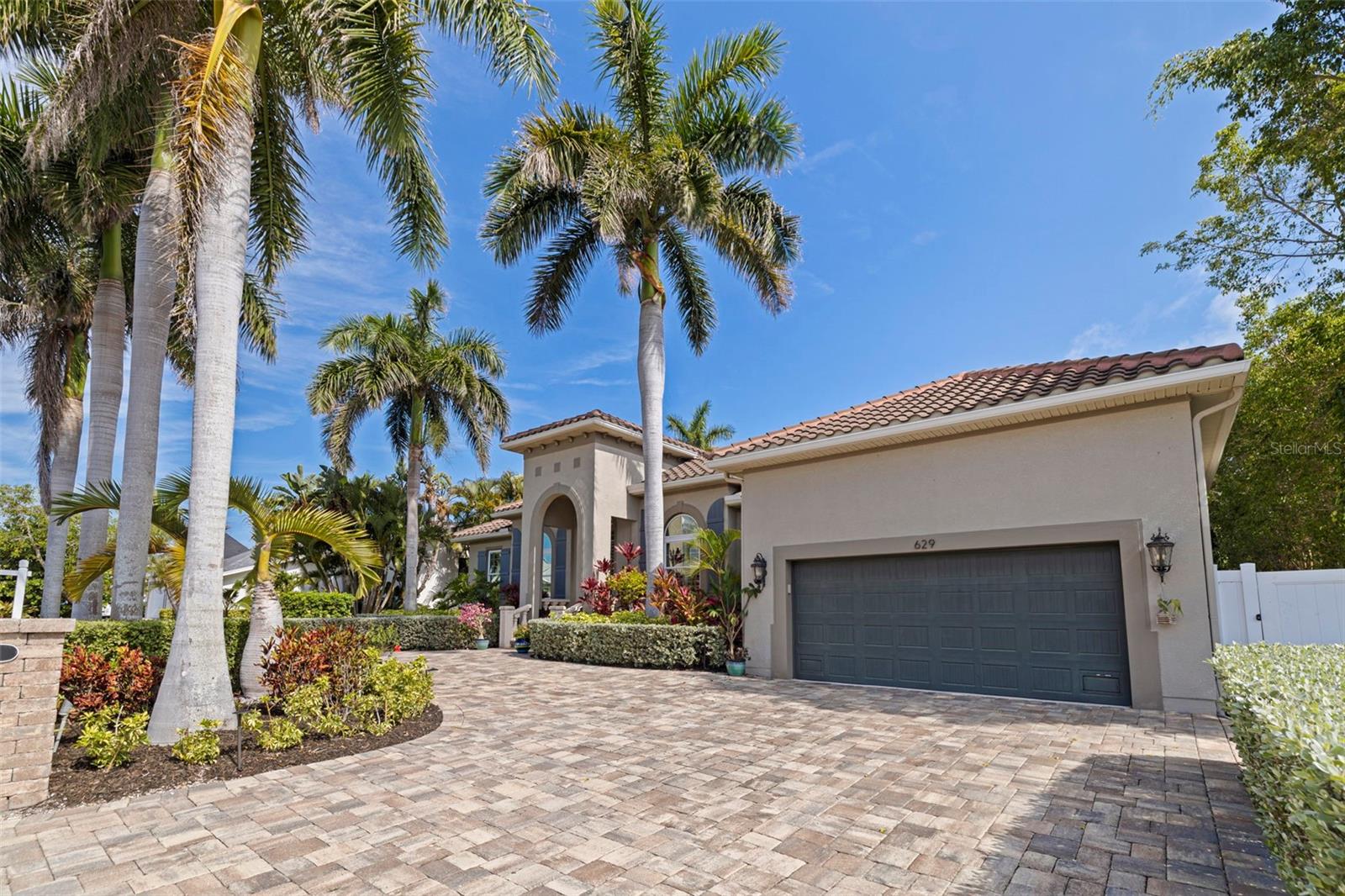 Image 4 of 77 For 629 Cortez Drive