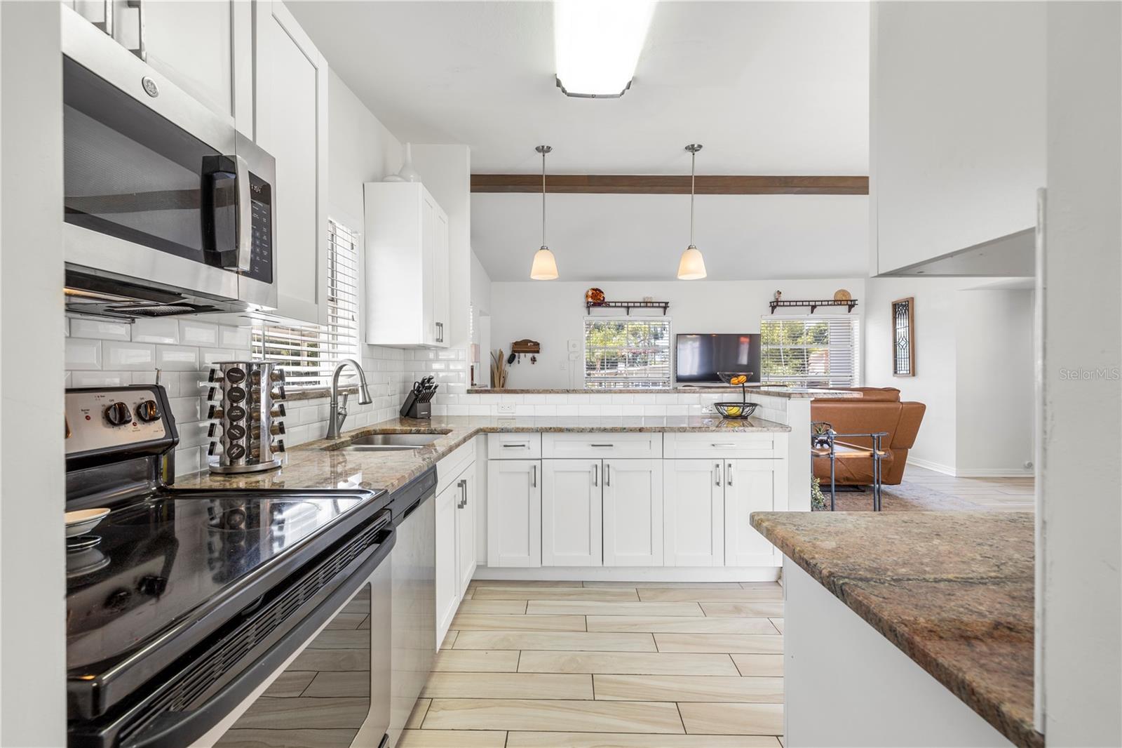 Image 10 of 56 For 2125 Hiawatha Street