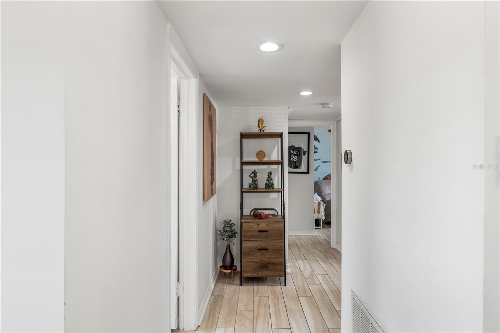 Image 18 of 56 For 2125 Hiawatha Street