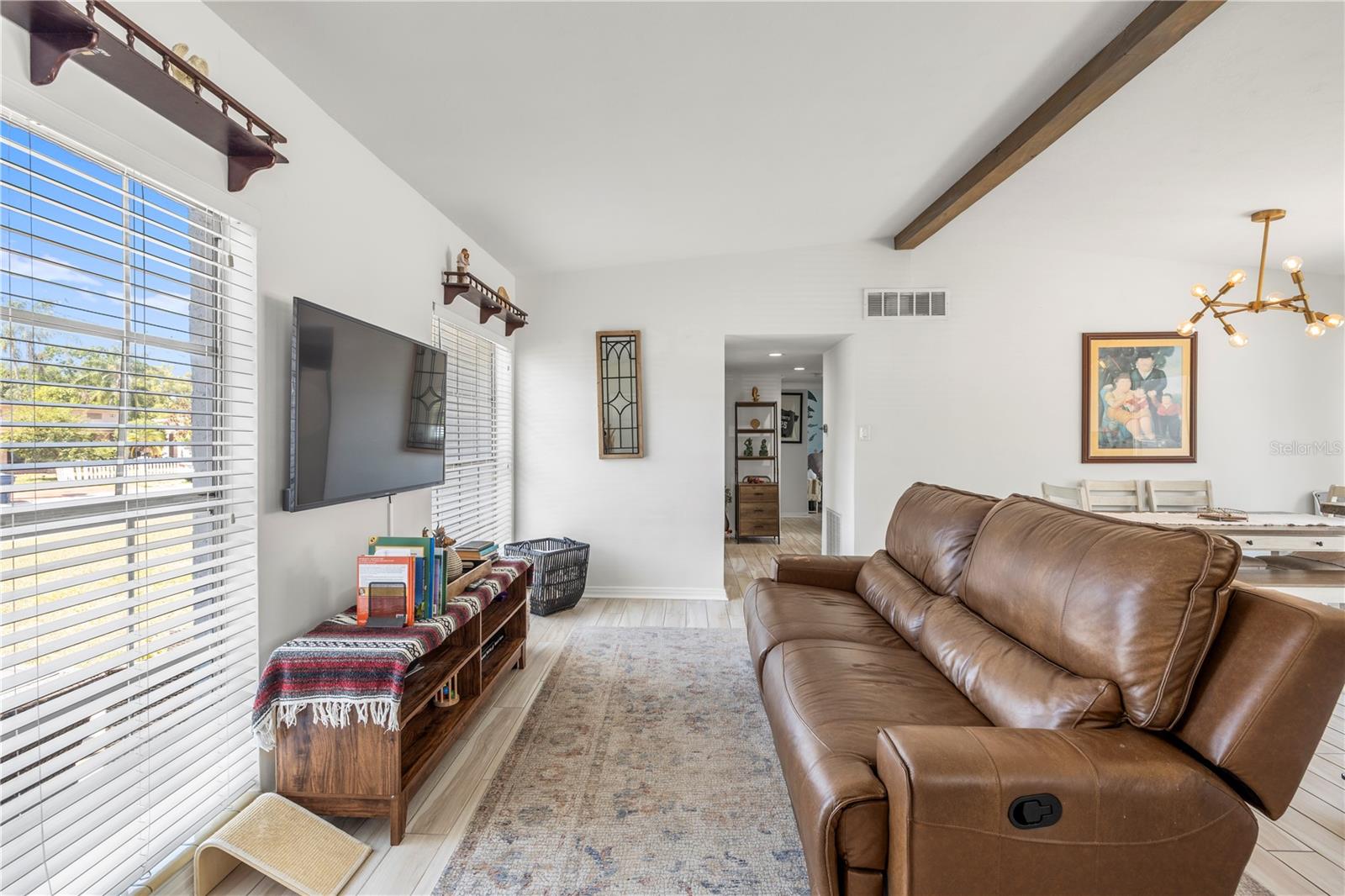 Image 4 of 56 For 2125 Hiawatha Street