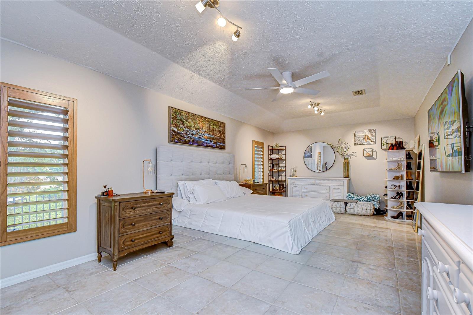 Image 16 of 36 For 1015 Ventana Drive