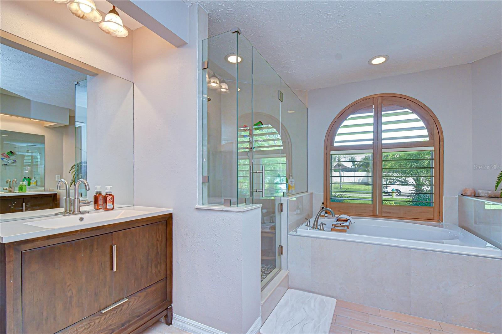 Image 18 of 36 For 1015 Ventana Drive
