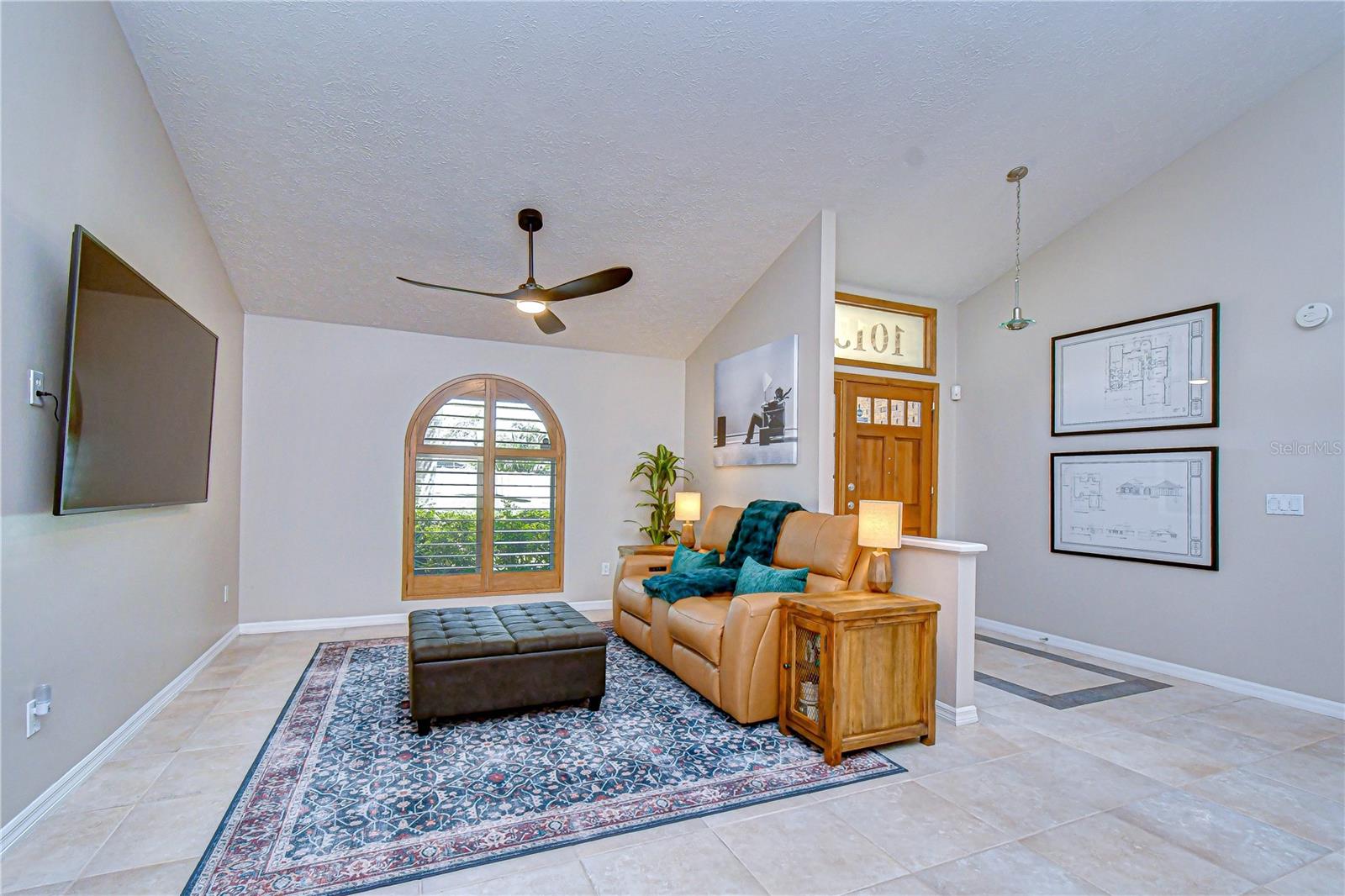 Image 7 of 36 For 1015 Ventana Drive