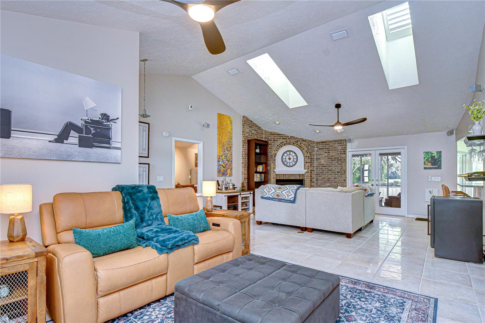 Image 8 of 36 For 1015 Ventana Drive