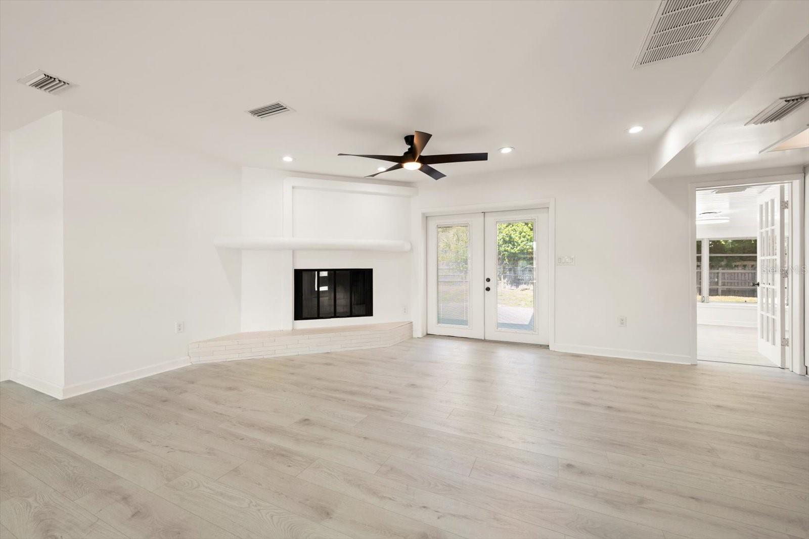 Image 8 of 45 For 122 Palmetto Lane