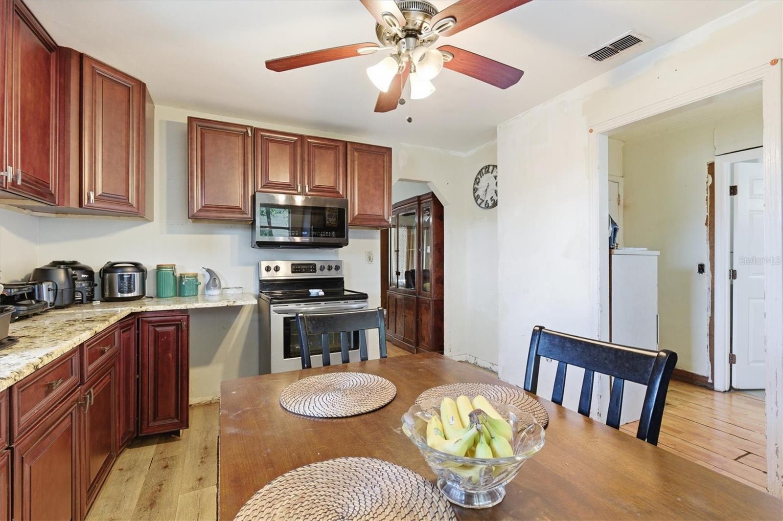 Image 10 of 47 For 301 26th Street A