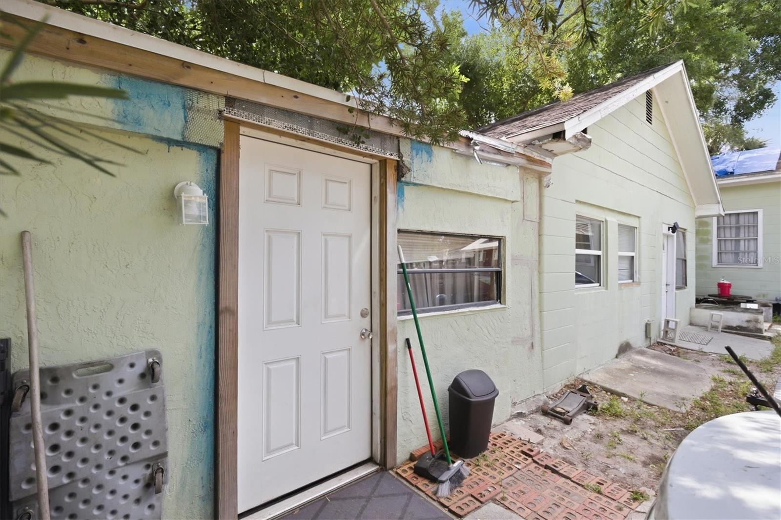 Image 38 of 47 For 301 26th Street A