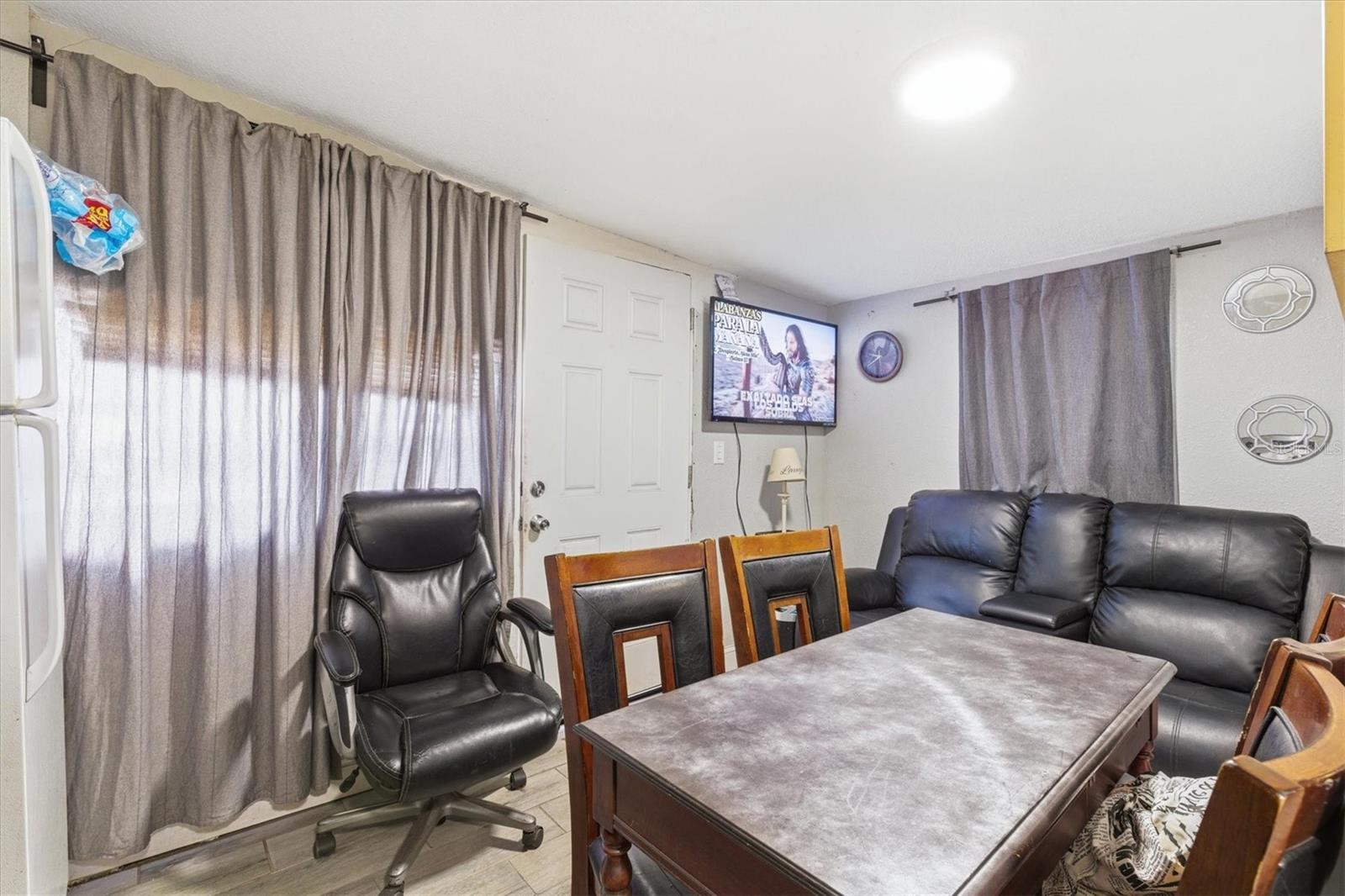 Image 40 of 47 For 301 26th Street A