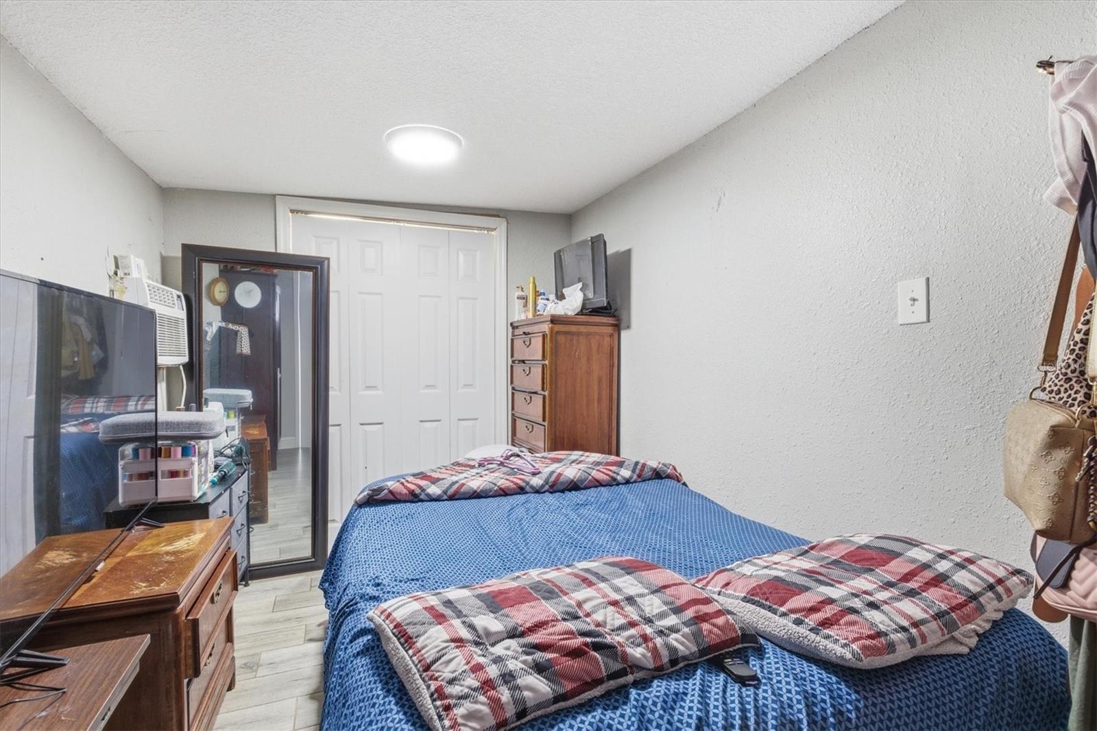 Image 42 of 47 For 301 26th Street A