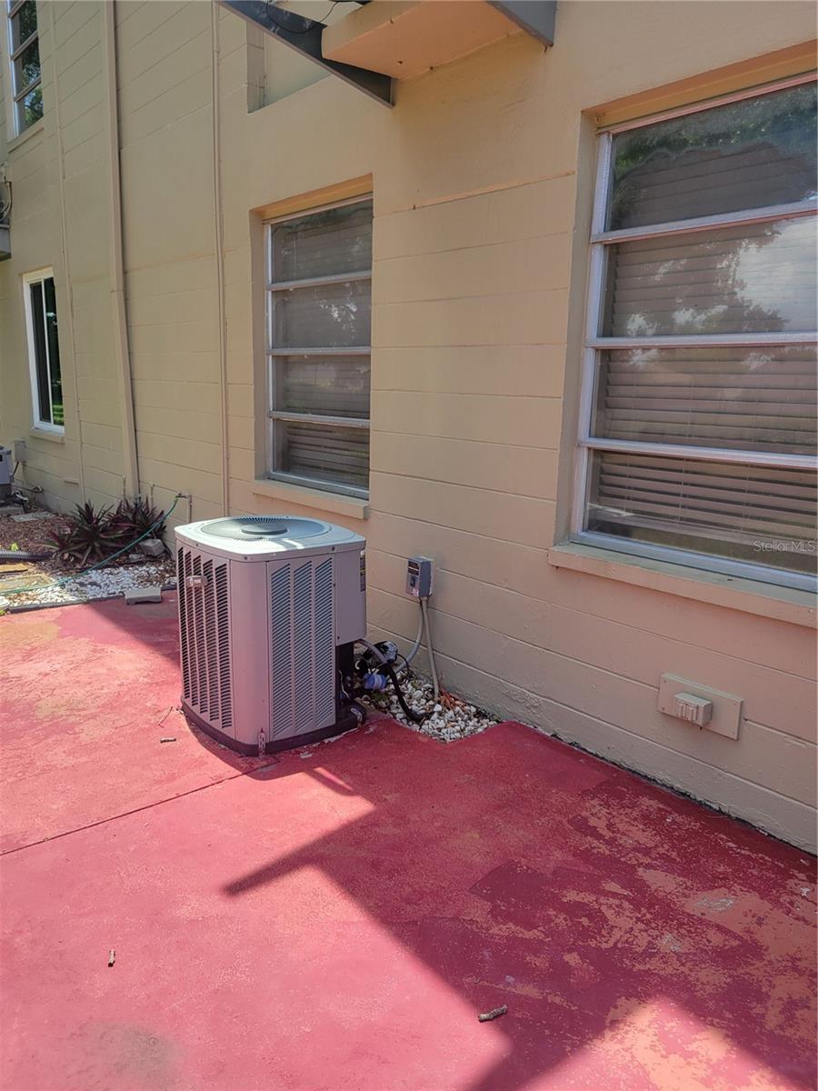 Image 13 of 29 For 2464 Australia Way E 24