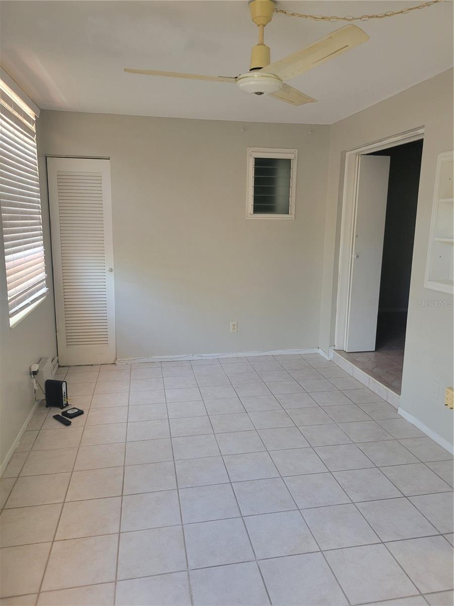 Image 16 of 29 For 2464 Australia Way E 24