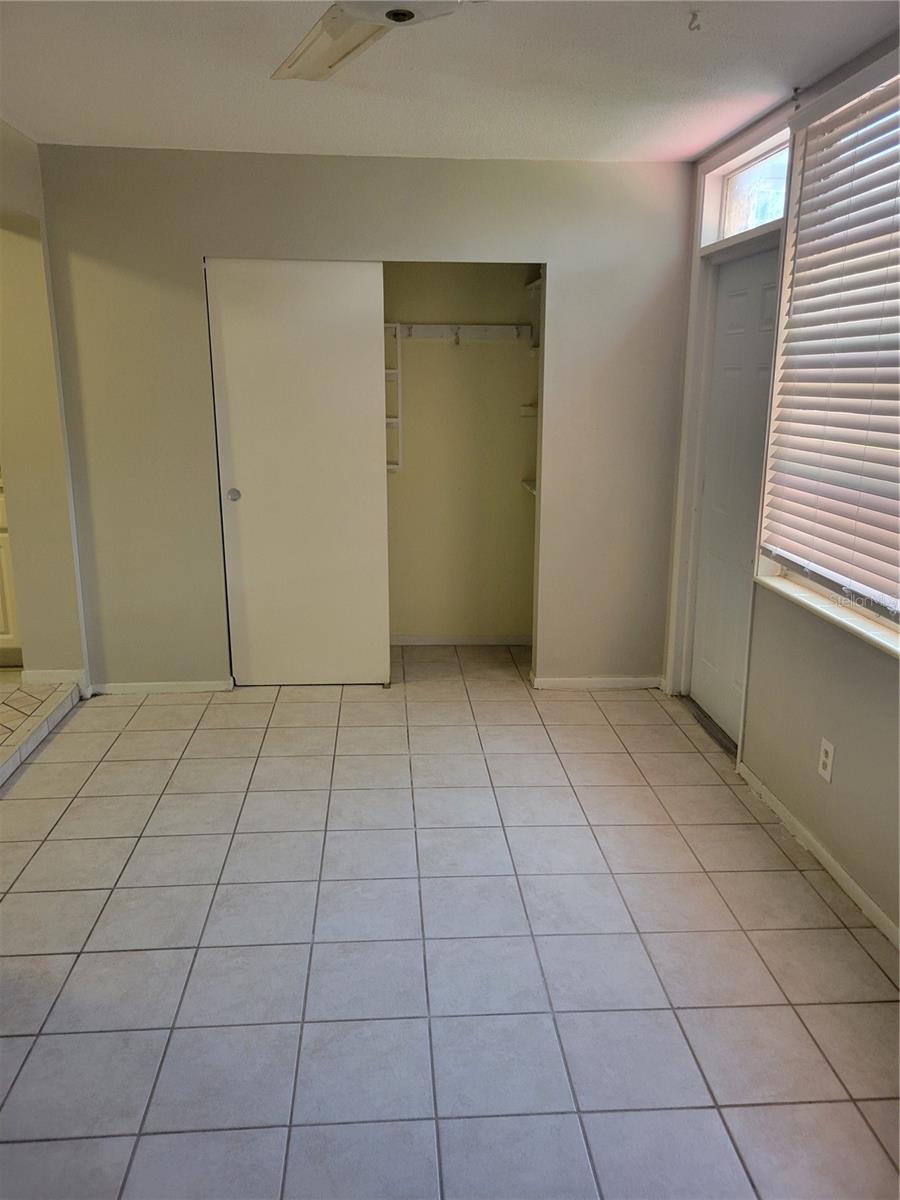 Image 17 of 29 For 2464 Australia Way E 24