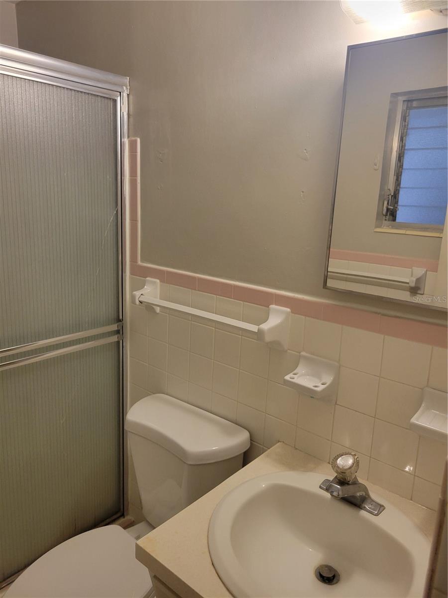 Image 18 of 29 For 2464 Australia Way E 24