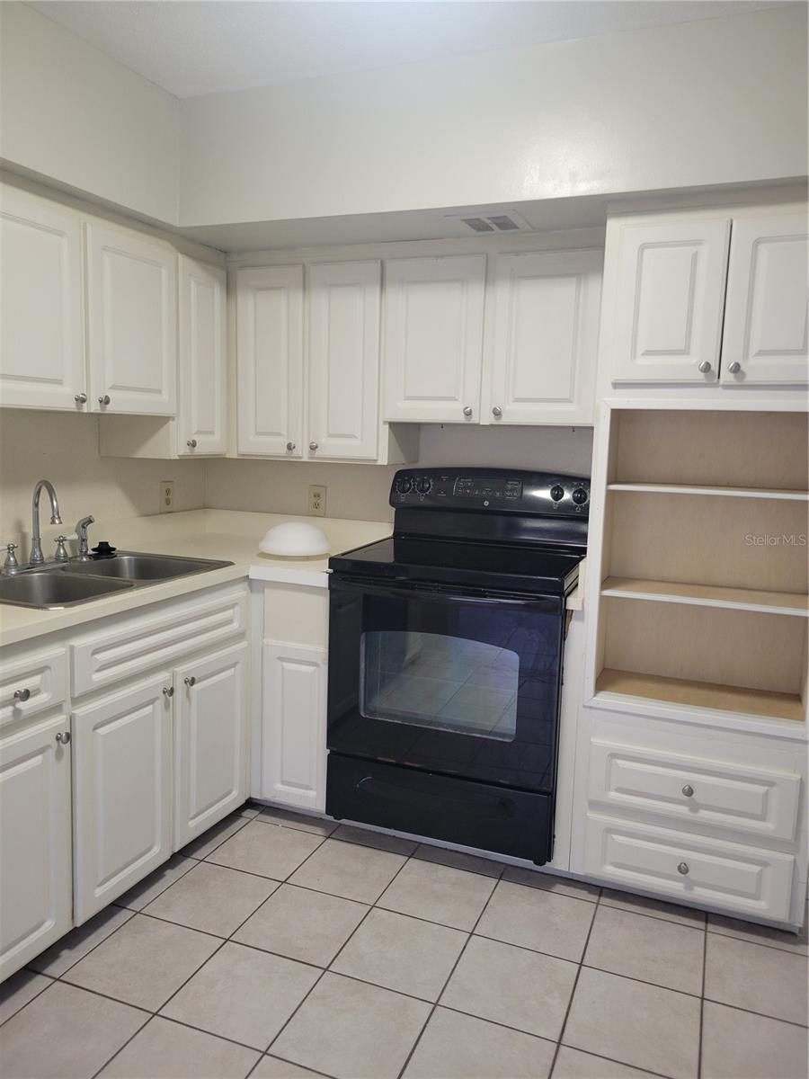 Image 9 of 29 For 2464 Australia Way E 24