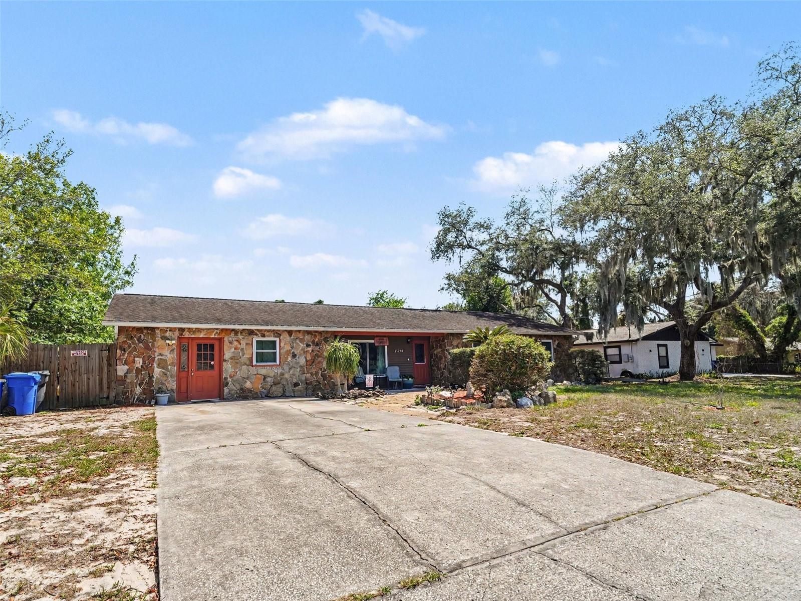 Image 2 of 29 For 11207 Creekview Dr