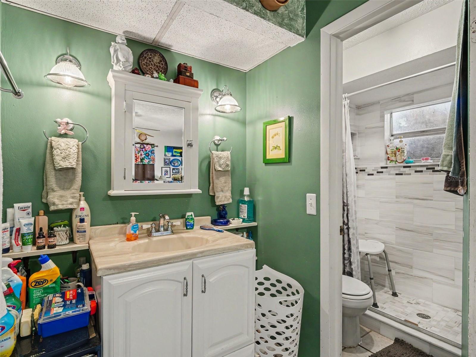 Image 22 of 29 For 11207 Creekview Dr