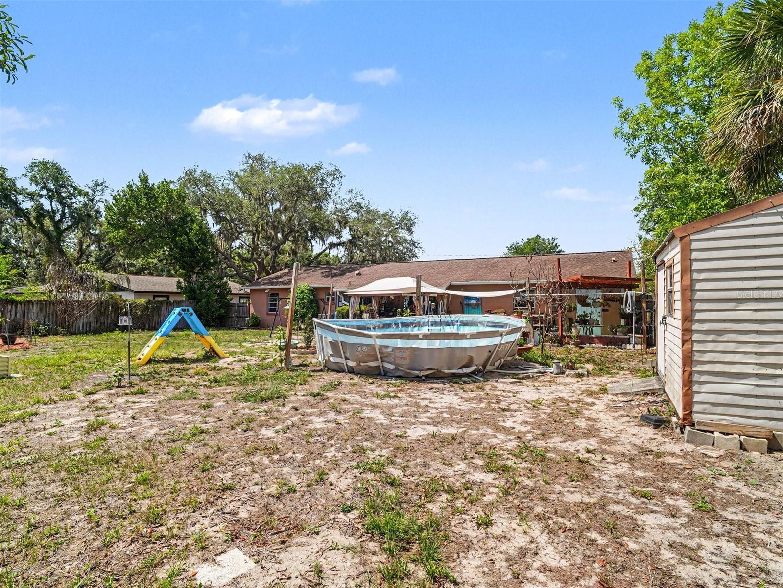 Image 23 of 29 For 11207 Creekview Dr