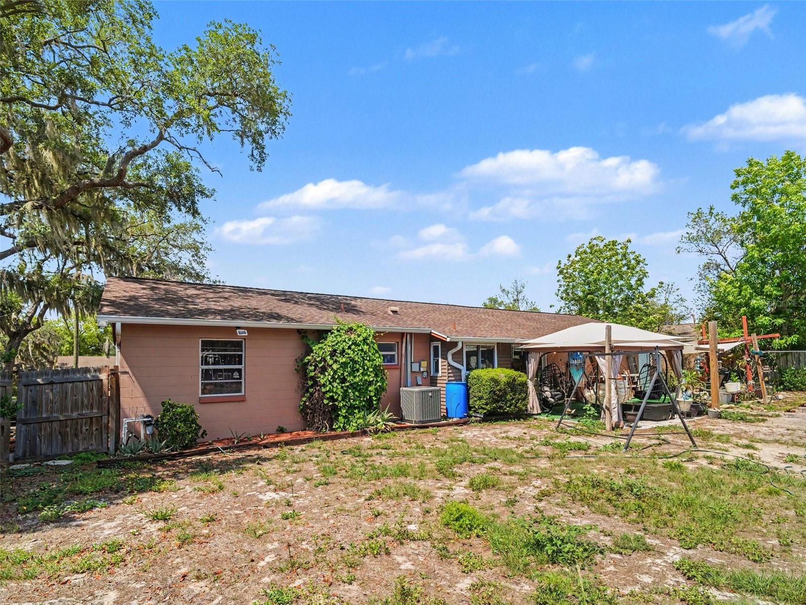 Image 28 of 29 For 11207 Creekview Dr