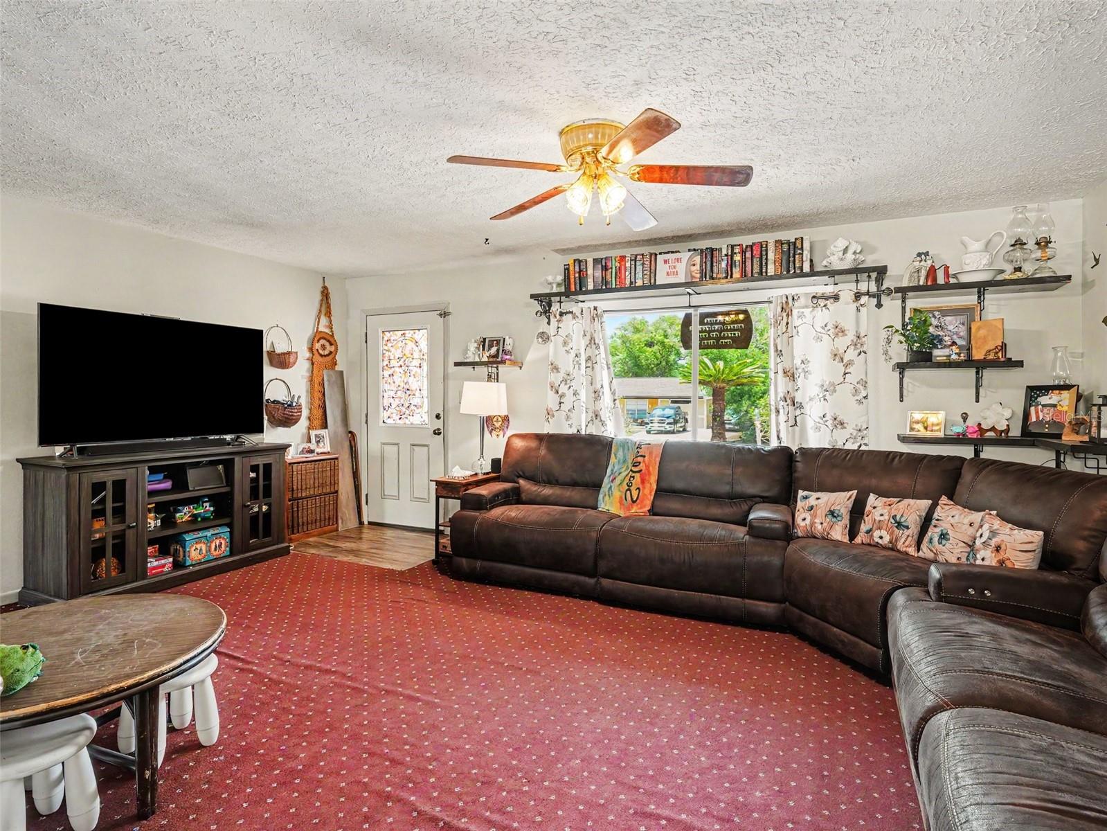 Image 6 of 29 For 11207 Creekview Dr