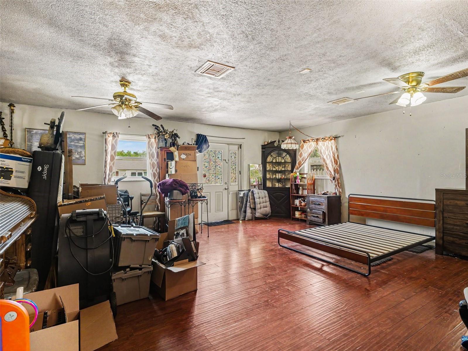 Image 8 of 29 For 11207 Creekview Dr