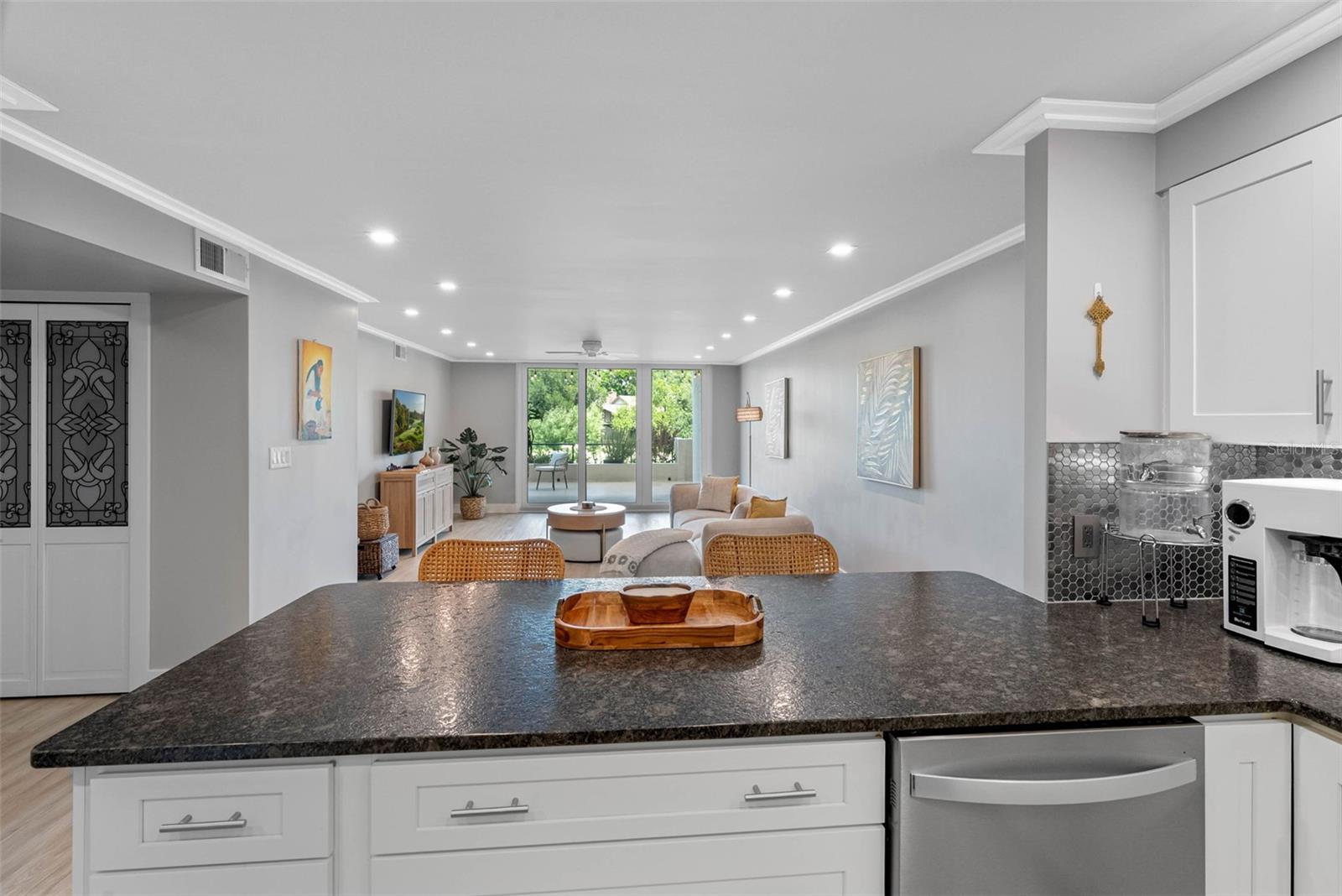 Image 14 of 38 For 220 Belleview Boulevard 108