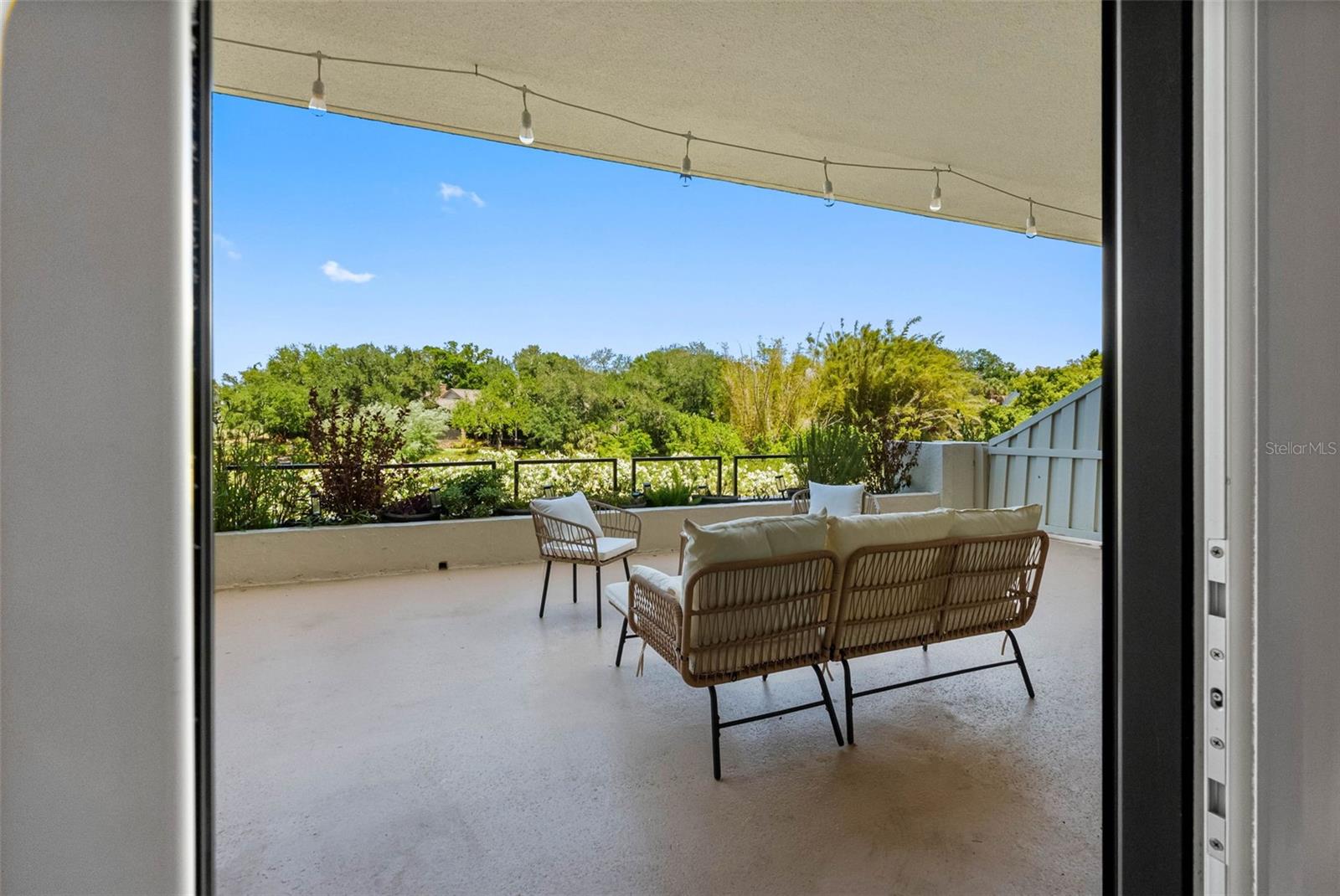 Image 19 of 38 For 220 Belleview Boulevard 108