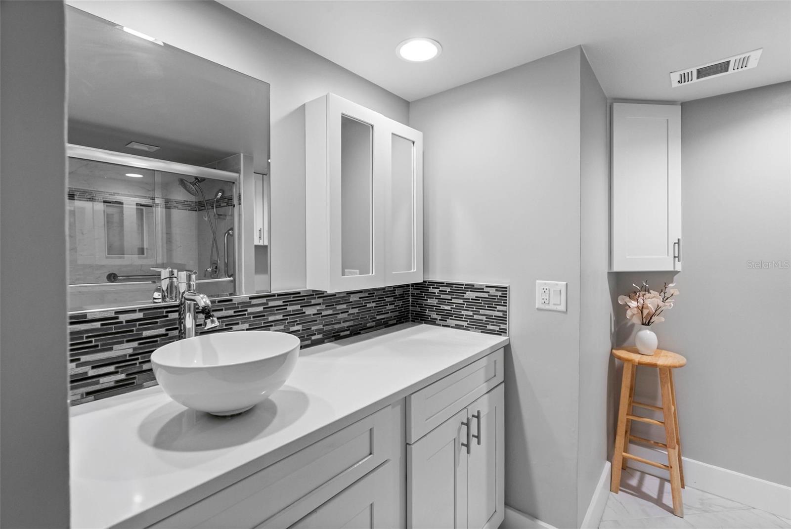 Image 21 of 38 For 220 Belleview Boulevard 108