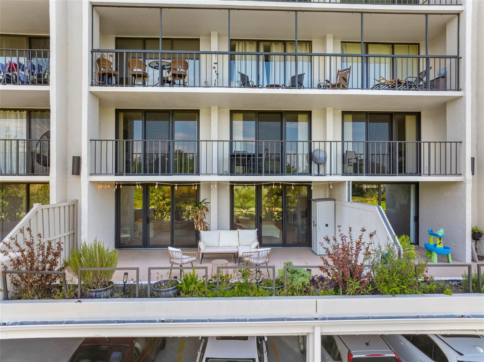 Image 27 of 38 For 220 Belleview Boulevard 108